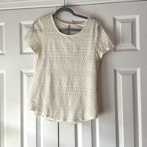Short sleeve lacy blouse